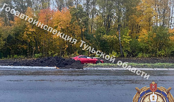 ﻿Три человека пострадали в ДТП со слетевшей в кювет Mazda в Щекинском районе