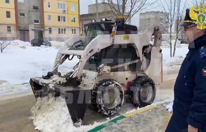 Прокуратура в Новомосковске нашла нарушения в работе УК по уборке снега