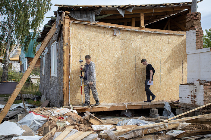 В Тульской области продолжился снос незаконно построенных цыганских домов