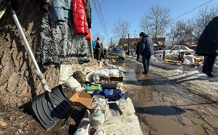 Шуба за 300 рублей и подстаканник за 20 000: где в Туле находится блошиный рынок и что там продают