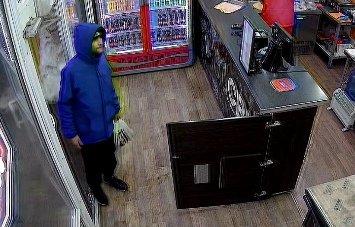 Полицейские объявили розыск мужчины, подозреваемого в кражах из тульских магазинов