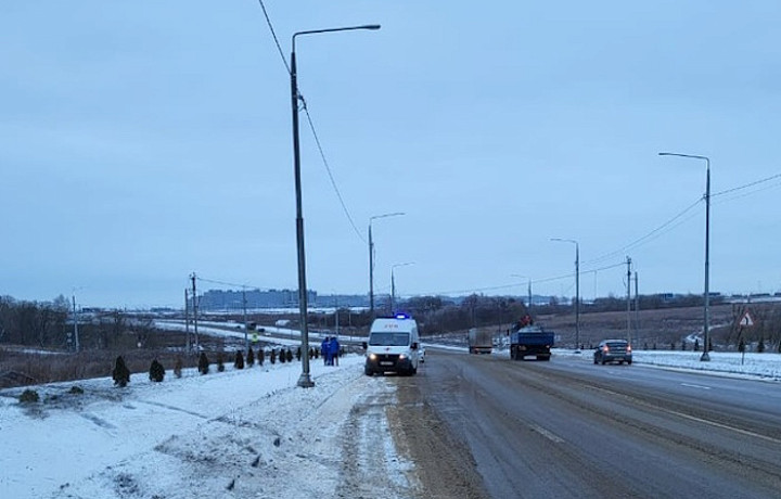 Два человека попали в больницу после ДТП с «ВАЗом» в Узловой