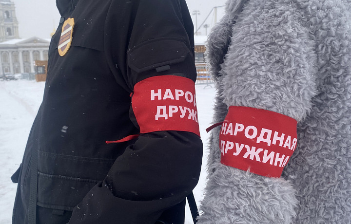 «Они же бежали на дежурство как на свидание, потом поженились»: как живут и чем занимаются дружинники в Туле?