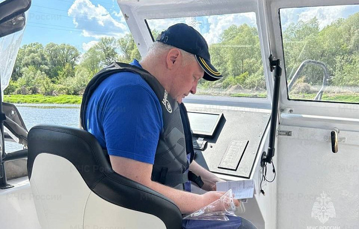 Спасатели МЧС напомнили тулякам об опасности купания в водоемах