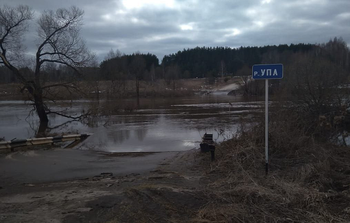 Подтопление низководного моста в Суворовском районе нарушило транспортное сообщение с пятью населенными пунктами