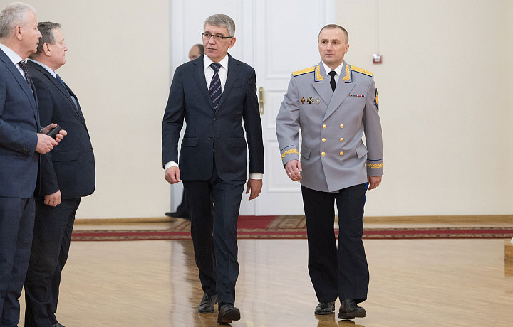 Дмитрий Миляев вручил награды сотрудникам ФСБ Тульской области