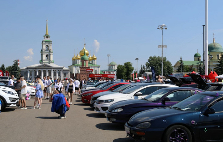 Более тысячи людей собрались на фестивале «Автострада-2026» в Туле