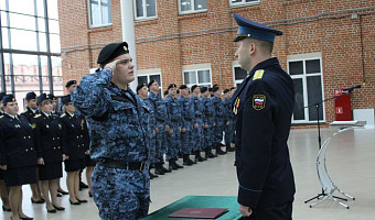 Новобранцы судебных приставов приняли присягу в атриуме Тульского кремля
