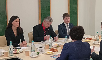 В Туле проходит круглый стол о проблемах демографии: врач Басаргина назвала эгоистами тех, кто не хочет заводить детей из-за отсутствия денег