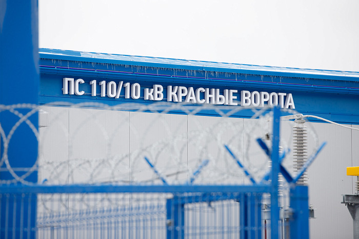 Дюмину и гендиректору «Россетей» Рюмину показали новый питающий центр в Туле