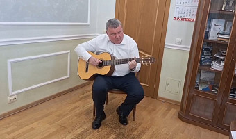 Илья Беспалов исполнил для туляков кавер на «3 сентября»