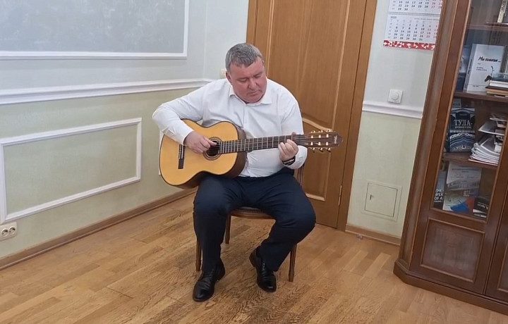 Илья Беспалов исполнил для туляков кавер на «3 сентября»