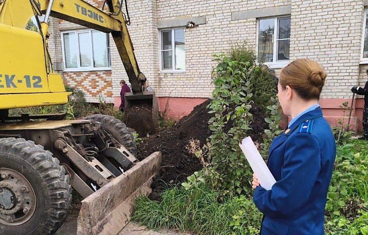 В Кимовске решили проблему подтопления подвала жилой многоэтажки после вмешательства прокуратуры