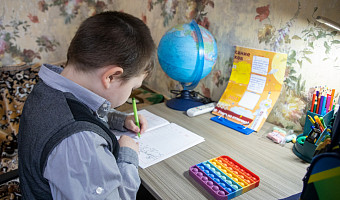 Психолог рекомендовала постепенно возвращать школьников к режиму после каникул