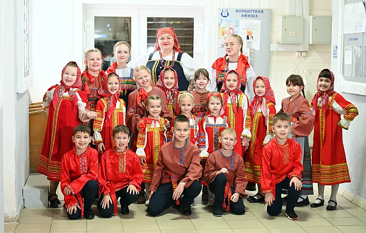 В Новомосковском музыкальном колледже прошел областной фольклорный конкурс «Зимние святки»
