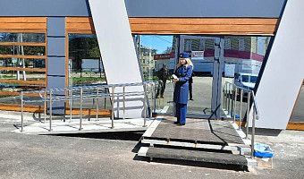 В Куркинском районе остановка оказалась не оборудована для инвалидов