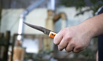 Алексинец напал с ножом на посетителя продуктового магазина