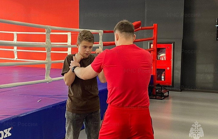 Тульские спасатели открыли бесплатную секцию бокса для детей