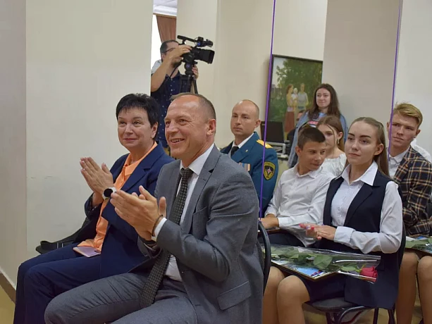 В Узловском районе 15 молодых людей получили материальное поощрение за особые заслуги