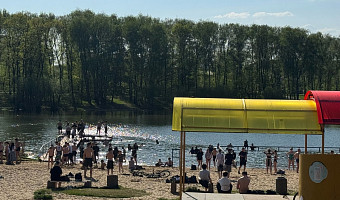 Жара загнала туляков на пляж Центрального парка 7 мая