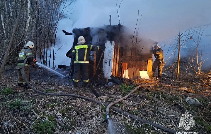 Четыре техногенных пожара потушили сотрудники МЧС за сутки в Тульской области