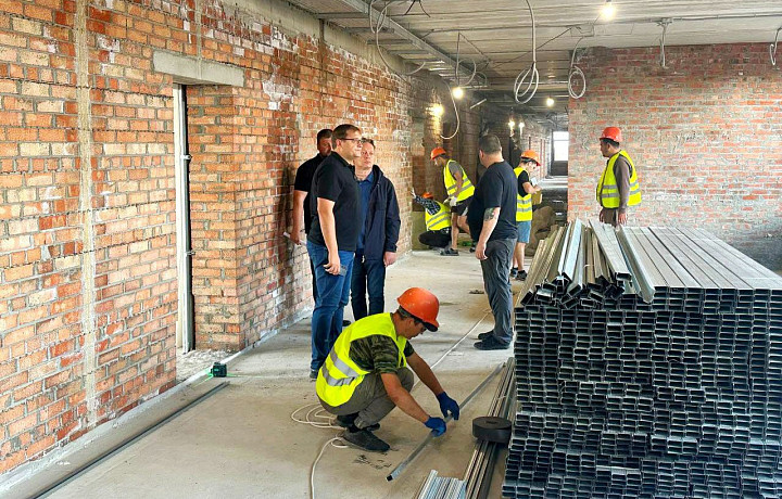 Туляки восстанавливают в Мариуполе школу, детсад и реабилитационный центр