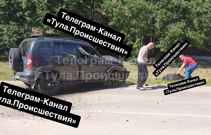 В Туле пьяный водитель снес столб и забор