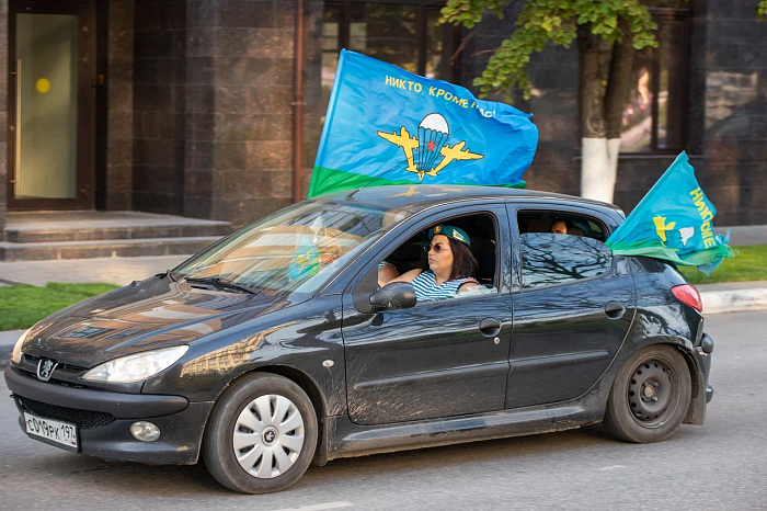 Войска Дяди Васи: Тульские десантники отметили день ВДВ в центральном парке
