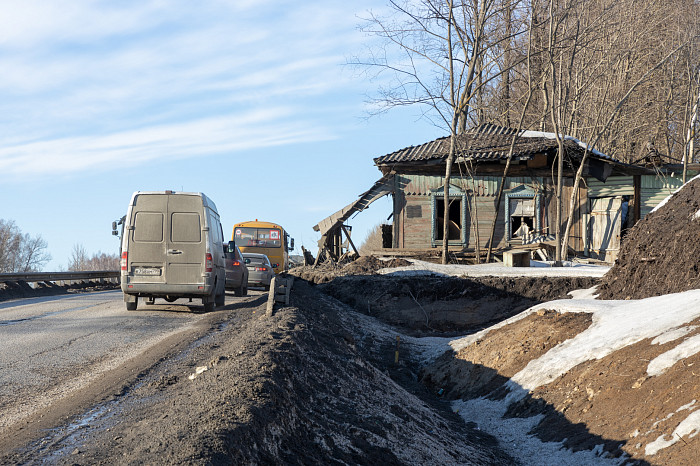 Дом, который построил неизвестно кто: В Туле ищут владельца полуразрушенного строения у трассы «Крым»