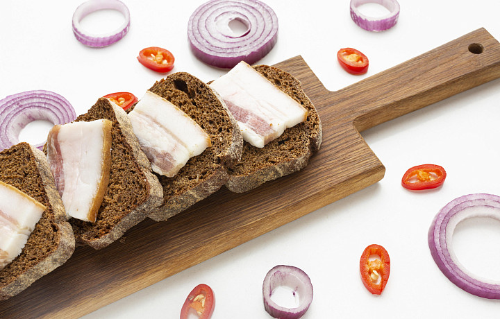 Жирное и соленое здоровье на тарелке: почему сало стоит включить в свой рацион – мнение нутрициолога