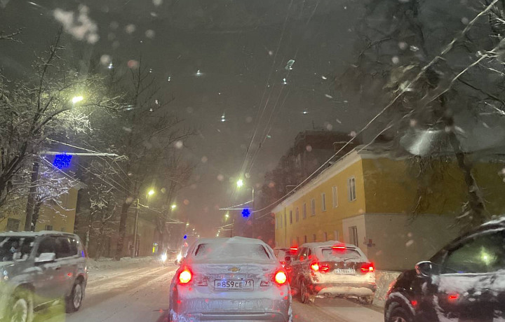 Тула встала в восьмибалльных пробках из-за снегопада