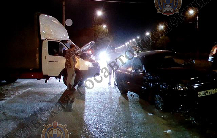 Водитель Chevrolet Lanos попал в больницу после столкновения с ГАЗелью в тульском Мясново