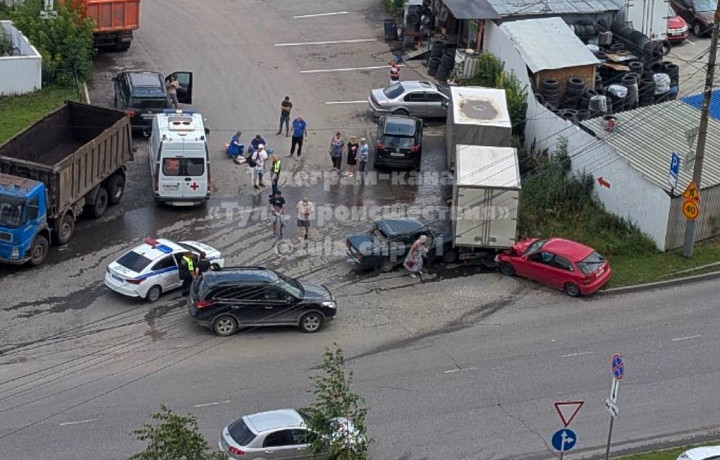 В Туле произошло массовое ДТП с пострадавшим