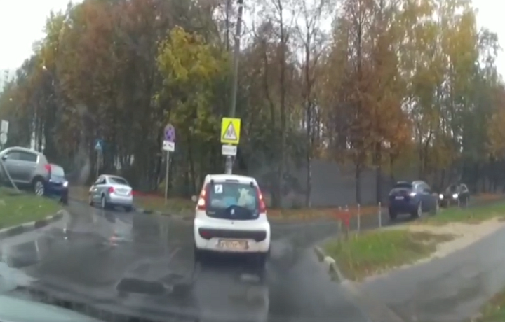 Последствия ДТП на улице Рабочего полка в Туле попали на видео