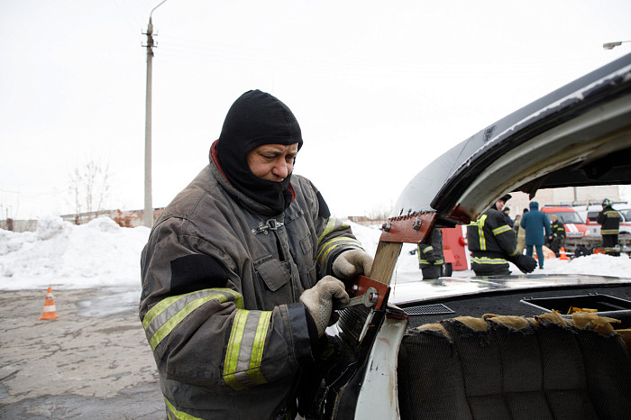 В Туле прошли соревнования среди спасателей по ликвидации последствий ДТП