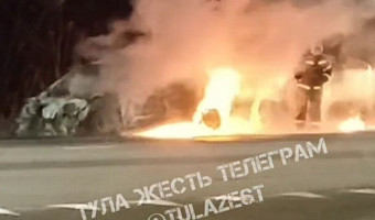 Машина сгорела у поворота на поселок Бородинский в Тульской области