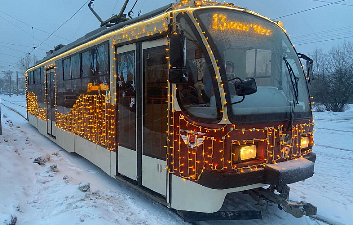 Туляки смогут прокатиться на новогоднем трамвае
