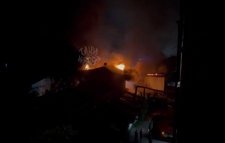 Стали известны подробности ночного пожара за кафе «Мама Мия» на улице Октябрьской в Туле