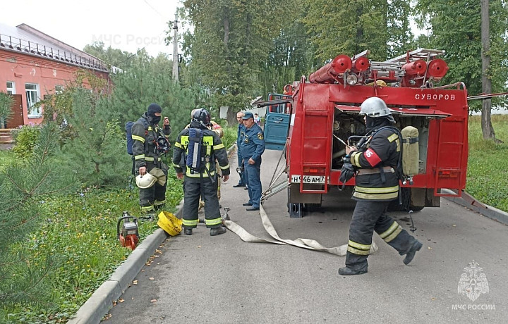 Пожарные провели учения в Суворовской ЦРБ