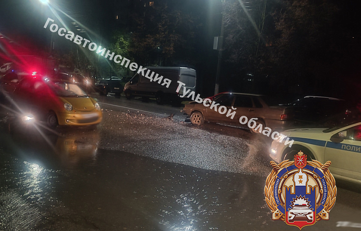 Пассажир Daewoo Matiz получил травмы в ДТП на улице Хворостухина в Туле