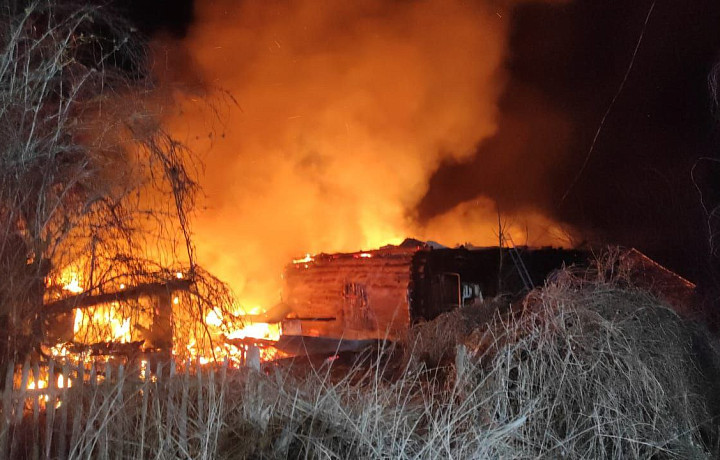 За выходные спасатели 120 раз выезжали на тушение горящей травы в Тульской области