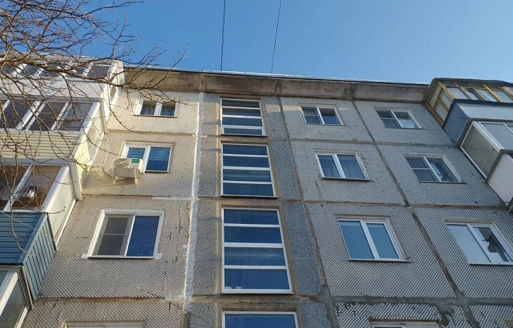 В Туле проверили состояние крыши пятиэтажки на улице Плеханова, с которой на мужчину упала сосулька
