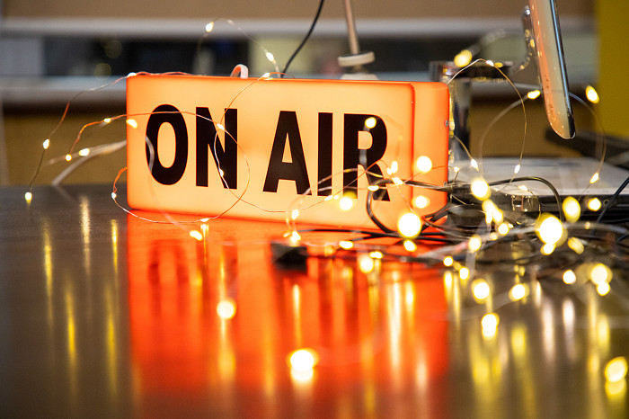 Робот-пылесос и килограмм икры: Как туляки могут выиграть бесплатные подарки к Новому году