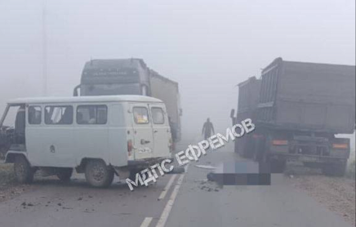 В Ефремовском районе при столкновении УАЗа и КАМАЗа погиб человек