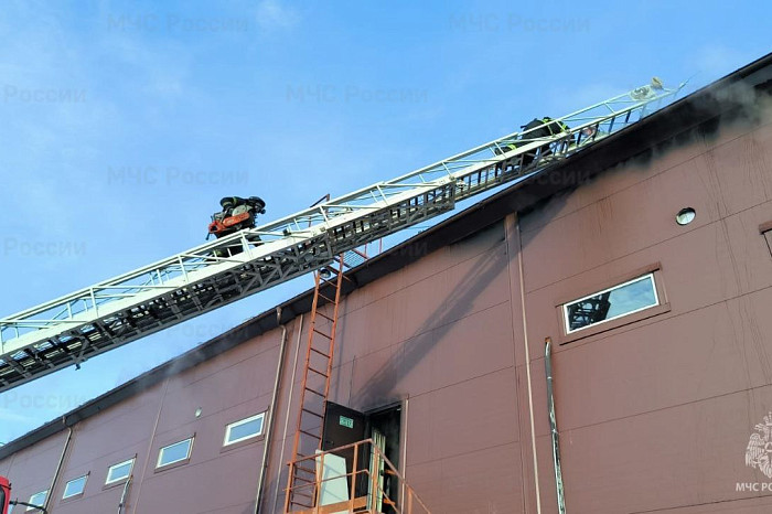 В торговом центре в Щекино случился пожар из-за короткого замыкания