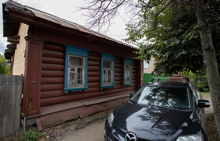 Розовый туалет и дельфины на стенах: обзор шести домов в Туле, которые можно арендовать на длительное время