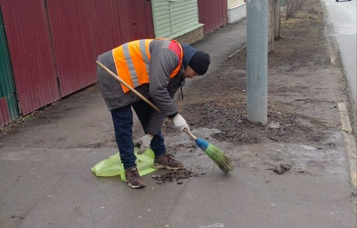 С улиц Тулы за сутки вывезли 195 кубометров смета