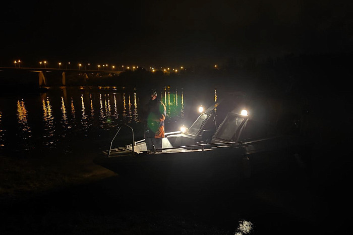 Буксировочный катер и моторная лодка столкнулись на Оке в Алесине – фото