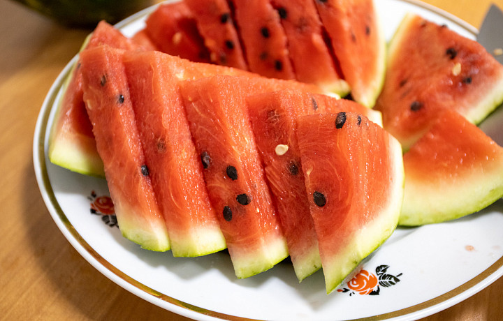 А вот тут – косточка белая! Юрист Анастасия Назарова рассказала, в каком случае можно вернуть арбуз в магазин