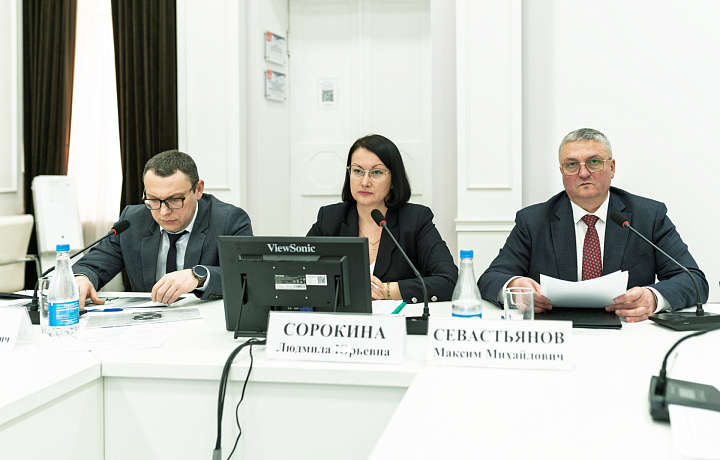 На областном родительском собрании в Туле обсудили скулшутинг и анархизм